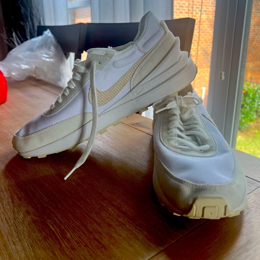 NEW WORN AROUND THE HOUSE BUT I DO NOT HAVE TAGS